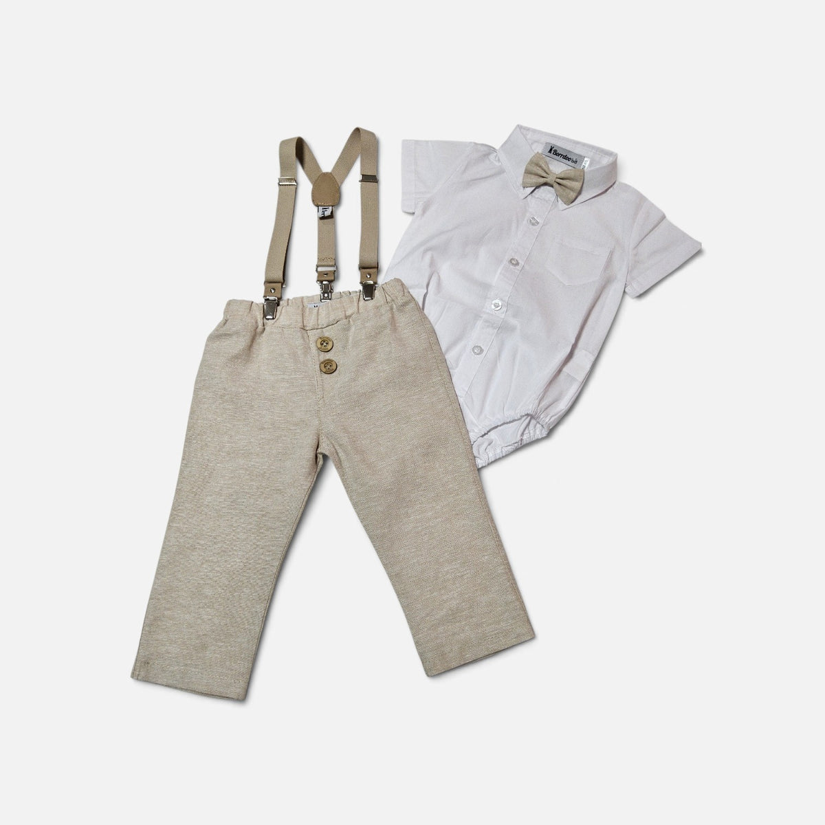 Lagani komplet za bebe bež LK048 -pantalone, košuljica, tregeri i leptir mašna