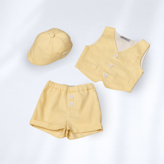 Komplet / Set Letnji komplet prsluk, šorts i kačket za bebe – žuti LK0033