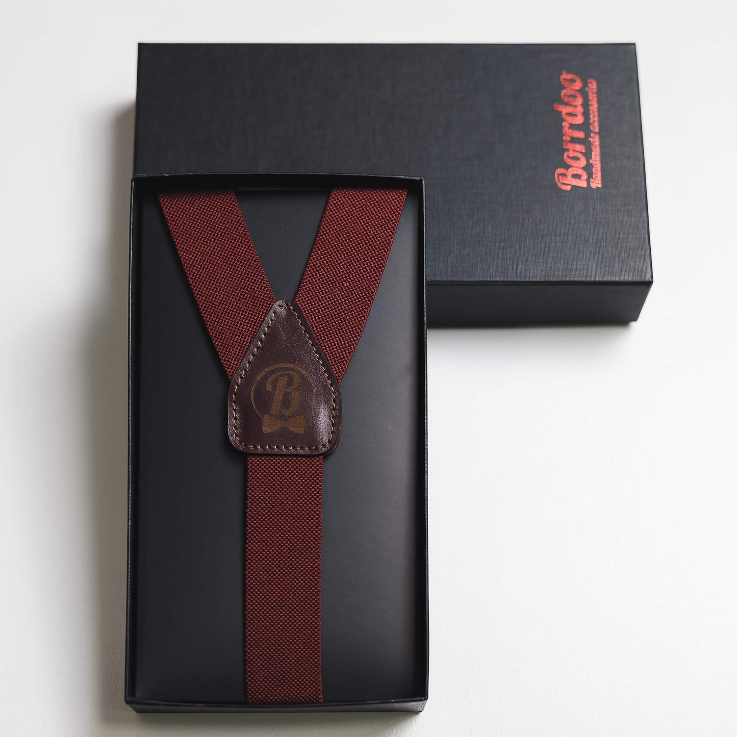 Elegantni tregeri, bordo  MT011