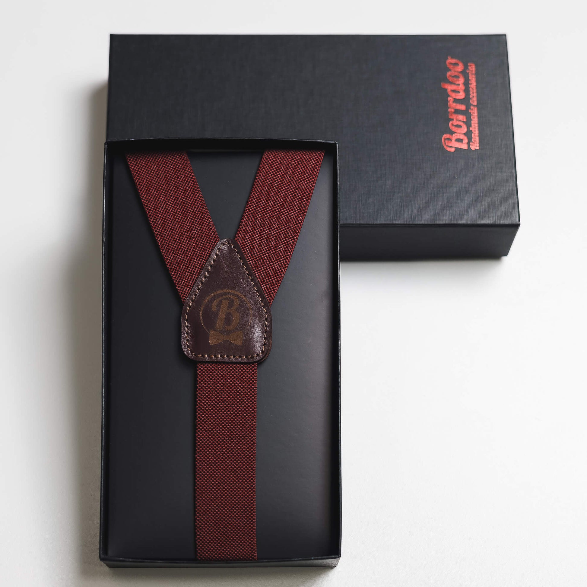 Elegantni tregeri, bordo  MT011