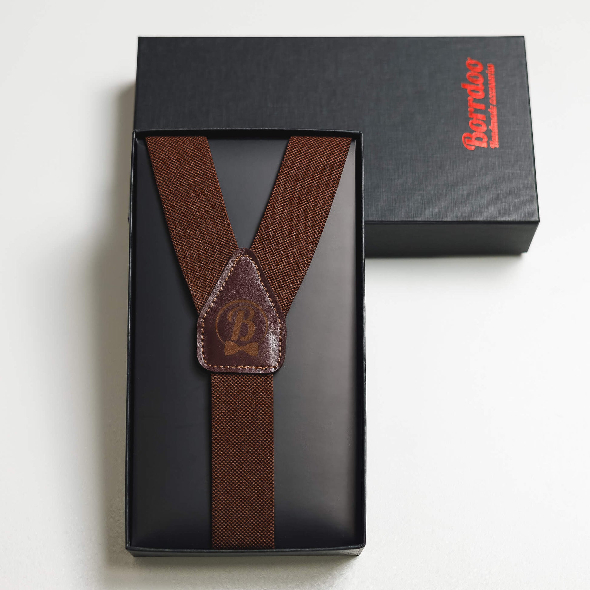 Elegantni tregeri, braon  MT014
