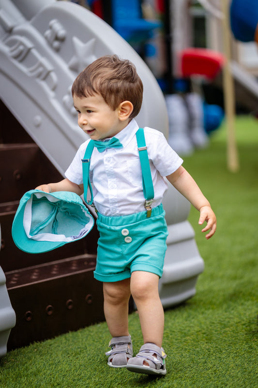 Komplet / Set Letnji komplet za bebe tirkiz LK003– laneni šorc, kačket, košuljica, tregeri i leptir mašna