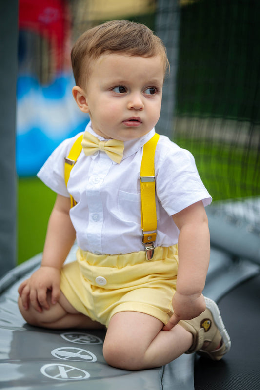 Komplet / Set Letnji komplet za bebe žuti LK002– laneni šorc, kačket, košuljica, tregeri i leptir mašna